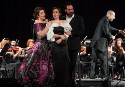 Гала-концерт «Viva opera» с участием Ильдара Абдразакова, Елены Стихиной и Олеси Петровой