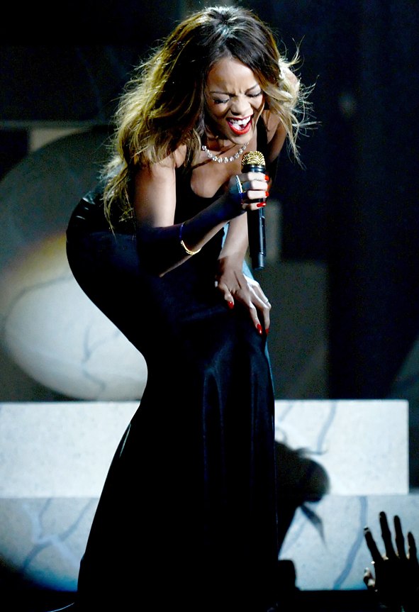 Rihanna на Grammy 2013