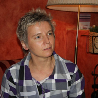 Светлана Сурганова будет читать стихи