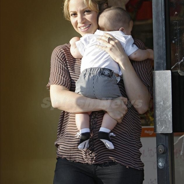 Shakira с ребенком