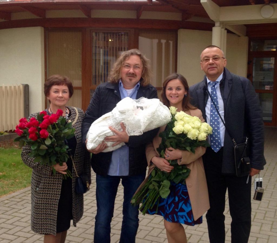 Фото юлии проскуряковой с семьей