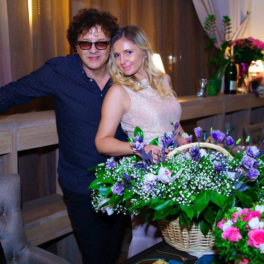 Рома Жуков с женой