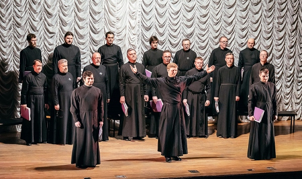 Праздничный мужской хор Новоспасского монастыря