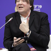 Константин Эрнст