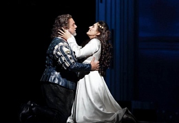 0559-gregory-kunde-as-otello-and-ermonela-jaho-as-desdemona-in-otello-c-roh-2019.-photograph-by-catherine-ashmore