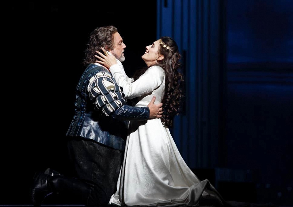 0559-gregory-kunde-as-otello-and-ermonela-jaho-as-desdemona-in-otello-c-roh-2019.-photograph-by-catherine-ashmore.jpg