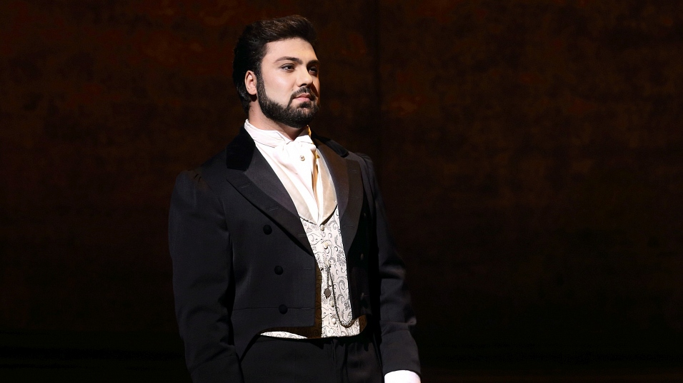 041 Liparit Avetisyan as Alfredo Germont in La traviata (C) ROH 2019 photographed by Catherine Ashmore.jpg