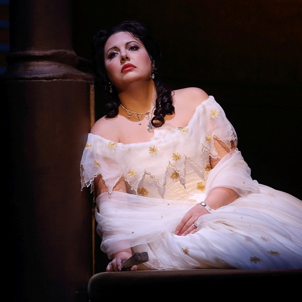 Royal Opera House: Лишенная эмоций «Травиата» 