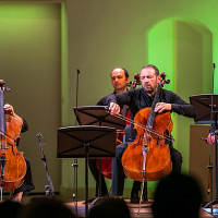 ансамбль «Questa Musica» под управлением его худрука и главного дирижёра Филиппа Чижевского