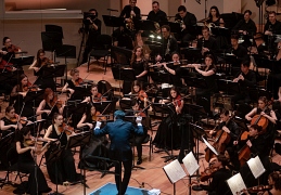 Валентин Урюпин с Российским национальным молодёжным симфоническим оркестром