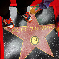 Red Hot Chili Peppers удостоилась именной звезды на "Аллее славы" в Голливуде