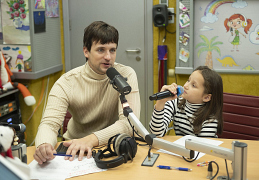 Дмитрий Колдун привел дочку на Детское радио
