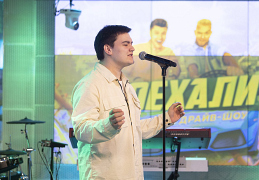 Александр Круг спел песню об отце в радиоэфире