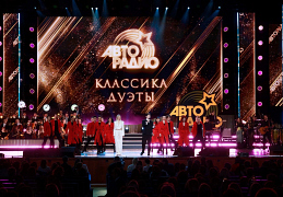 Юлианна Караулова выступила с Akmal'