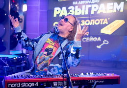 Игорь Николаев