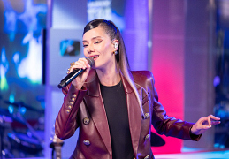 Новую песню «Перегорела» Паршута спела на «Авторадио»