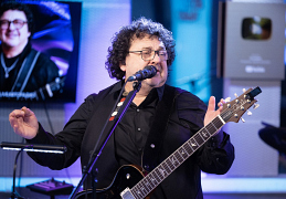 Игорь Саруханов