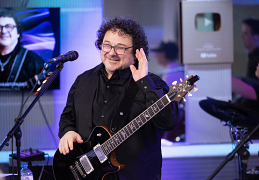 Игорь Саруханов