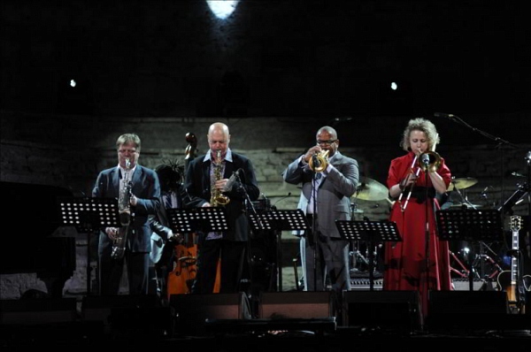 Игорь Бутман выступает на International Jazz Day в Стамбуле