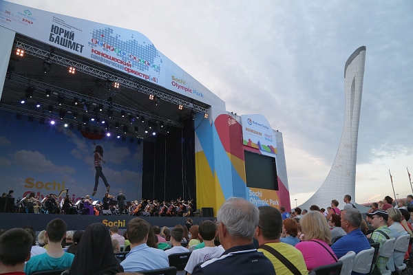 Концерт Юрия Башмета и Всероссийского юношеского оркестра в Олимпийском парке Сочи