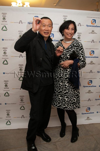 Тань Дунь со своей очаровательной женой