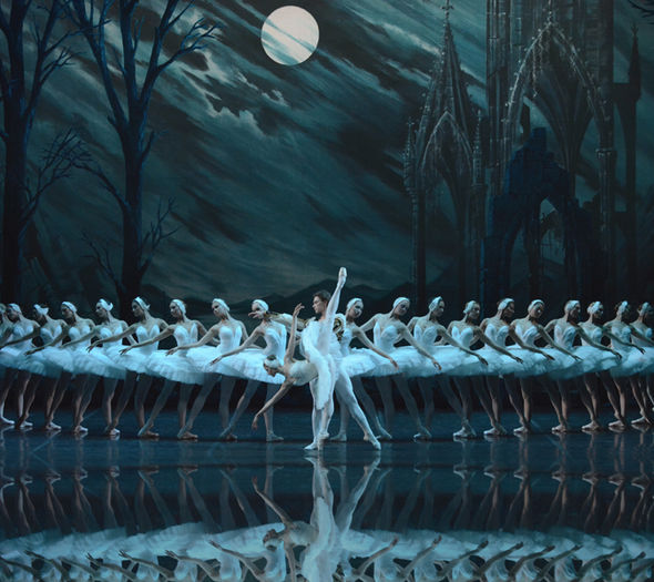 St-Petersburg-Ballet-Theatre-bring-Swan-Lake-to-the-London-Coliseum-1475033.jpg