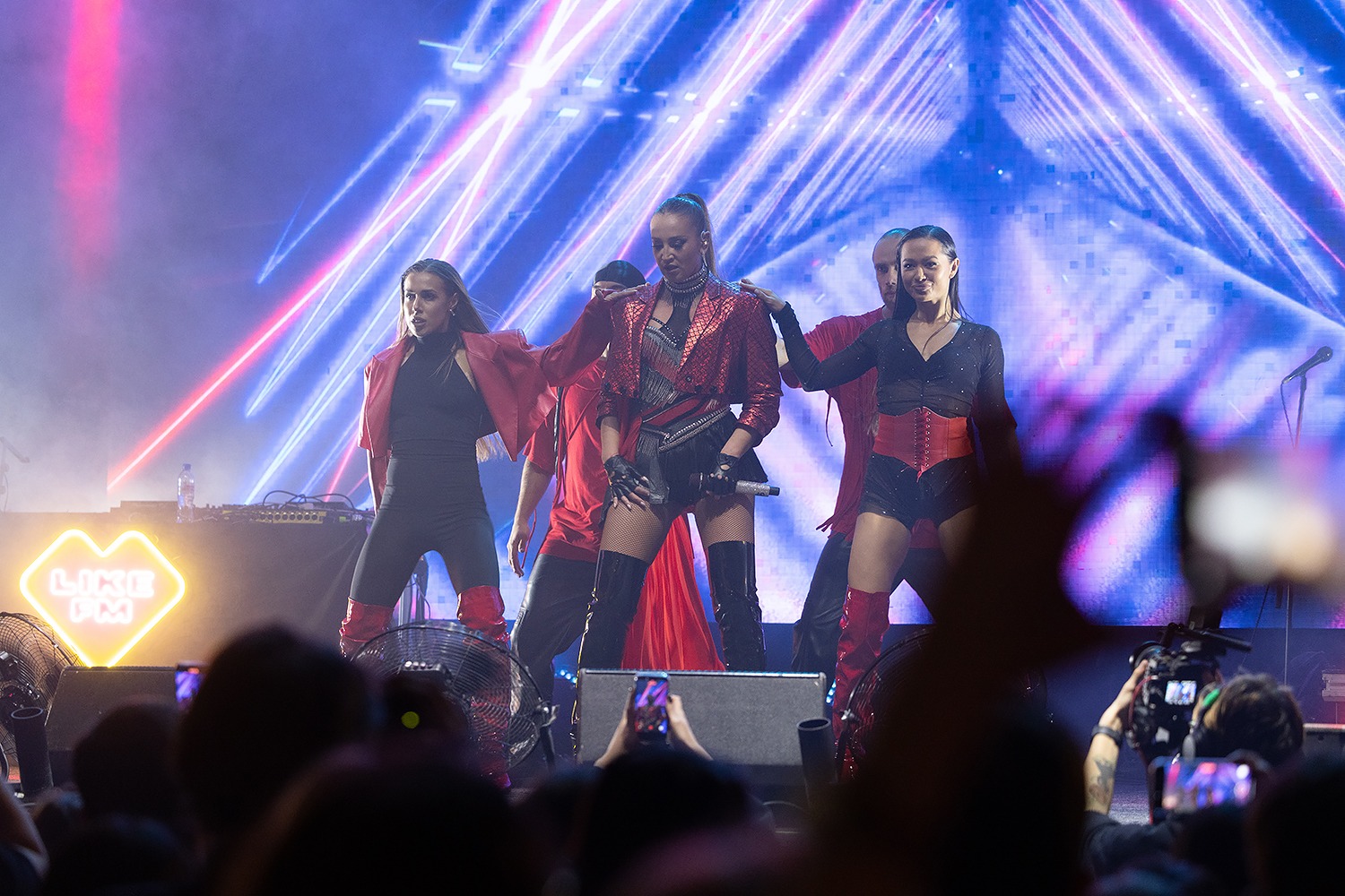 Ольгу Бузову встречали с восторгом